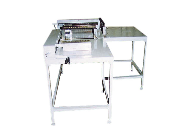 Gemni's Manual Wafer Cutting Machine MWC-2737